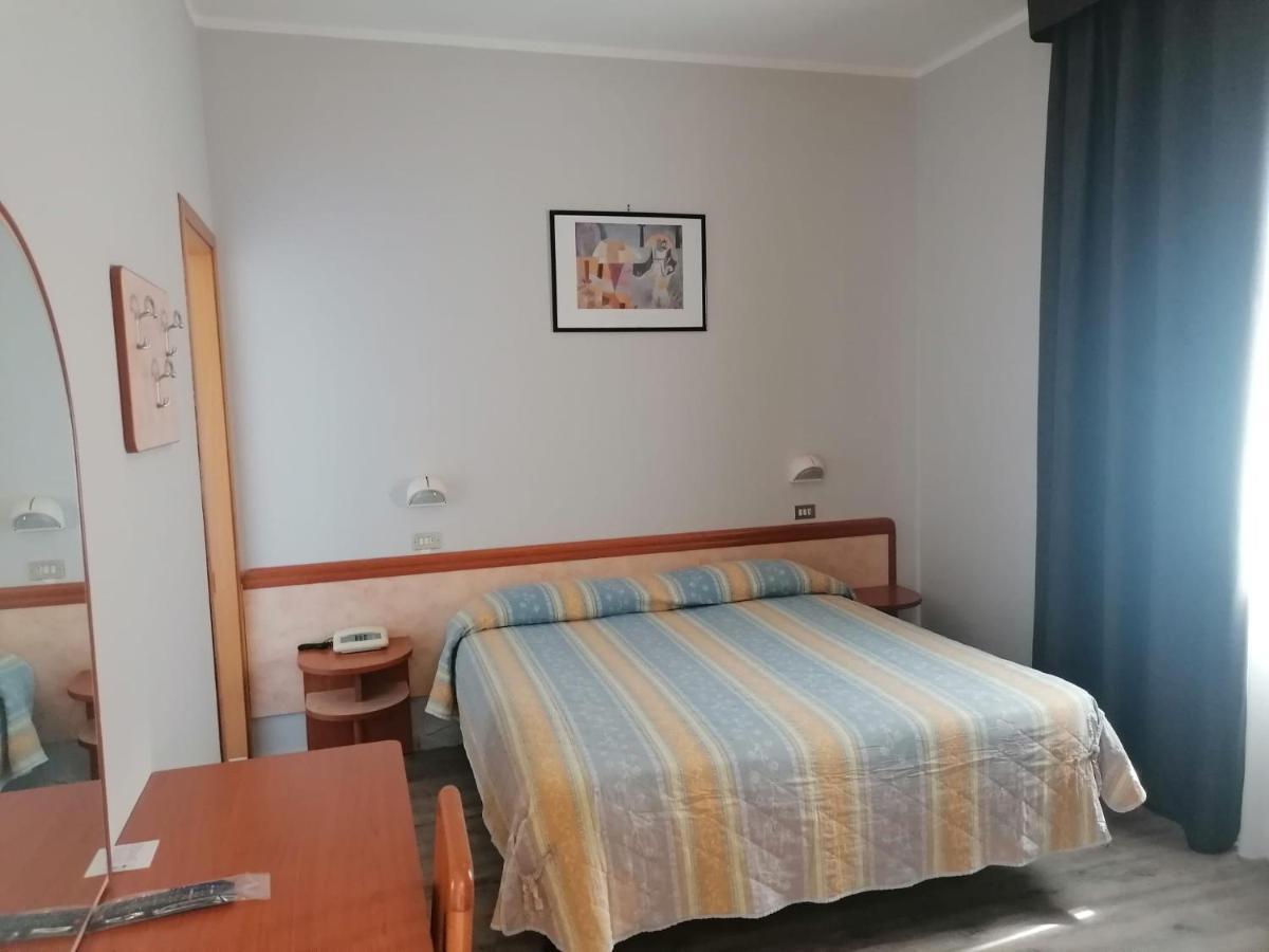 Hotel Roma Residenza Cervia Exterior foto