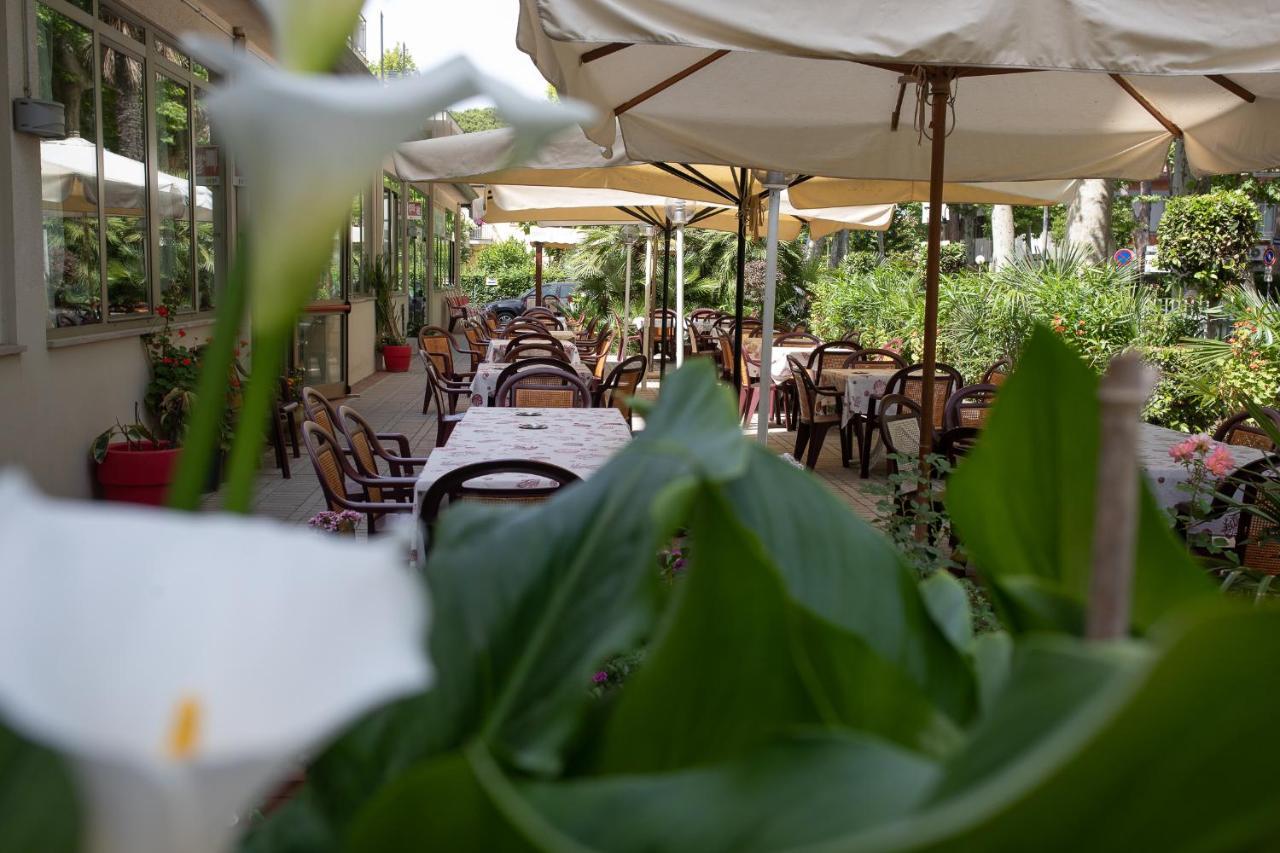 Hotel Roma Residenza Cervia Exterior foto